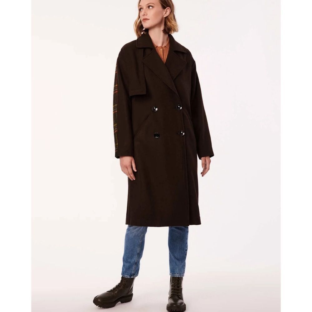 Bernardo Wool Blend Coat
Size Medium
